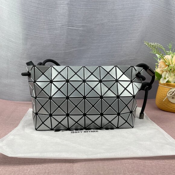 Brand new Issey Miyake silver knotted tofu sling bag. - Picture 2 of 10